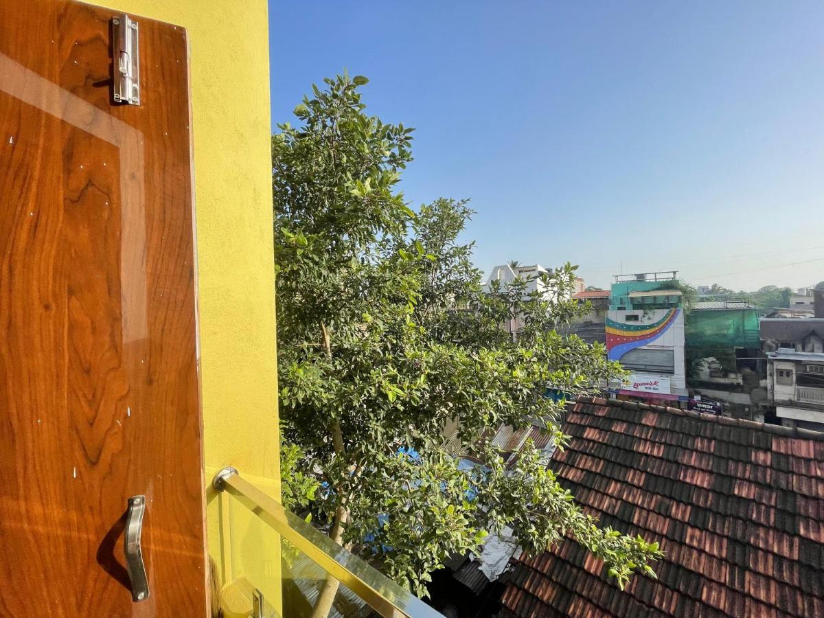 Villa Shree Sadguru Krupa Yatri Niwas à Kolhapur Extérieur photo