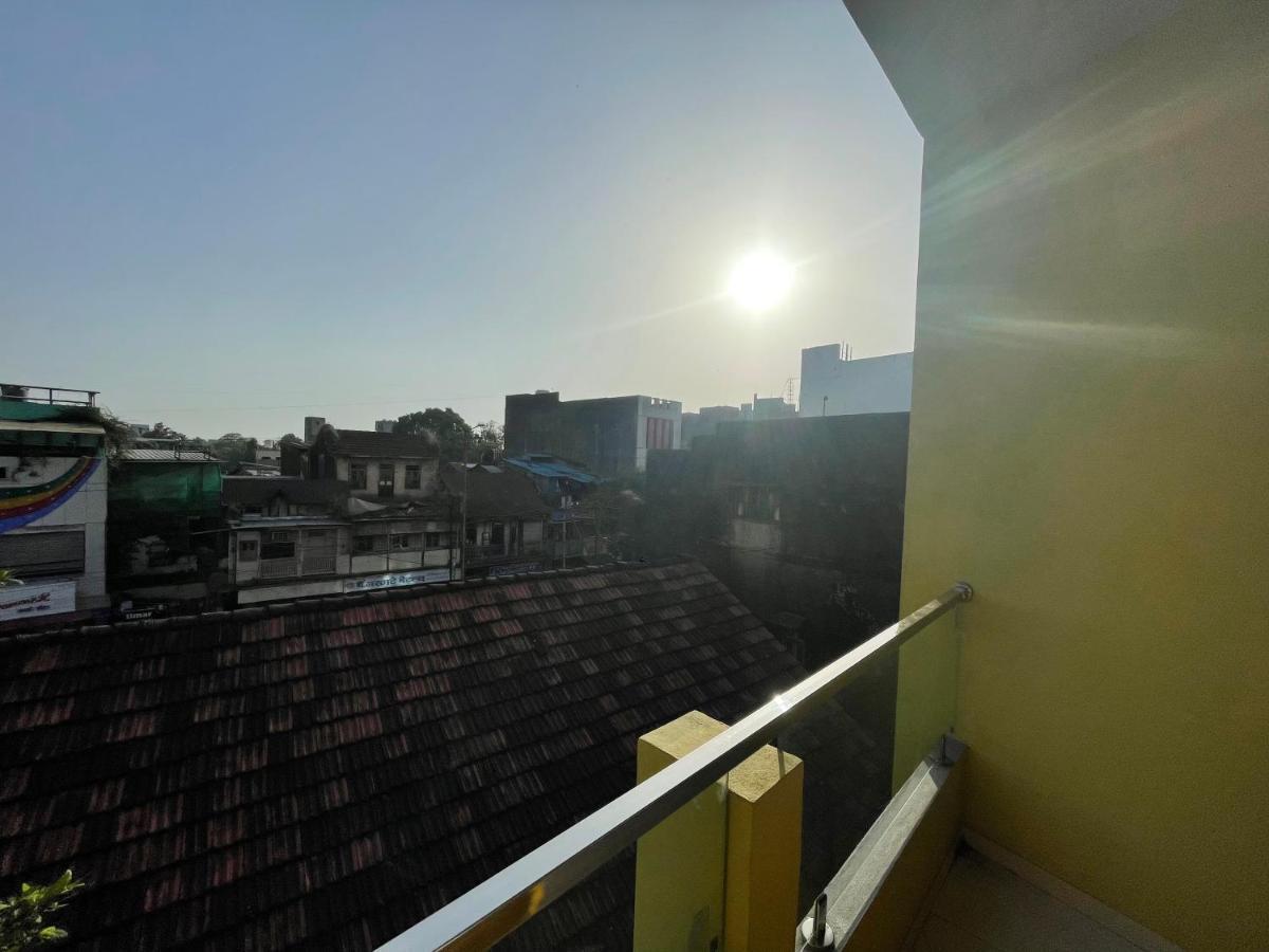 Villa Shree Sadguru Krupa Yatri Niwas à Kolhapur Extérieur photo