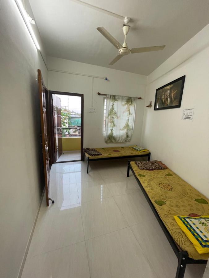 Villa Shree Sadguru Krupa Yatri Niwas à Kolhapur Extérieur photo